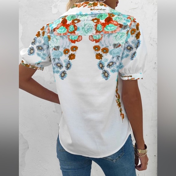 Beautiful Chiffon-like button down blouse- new!! Never worn! Puffy sleeves - Picture 3 of 9